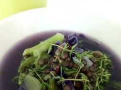 Recipe for Red Cabbage Soup with Black Lentils
