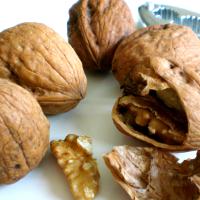 Walnut Oil Benefits, Nutrition & Comparison To Other Oils